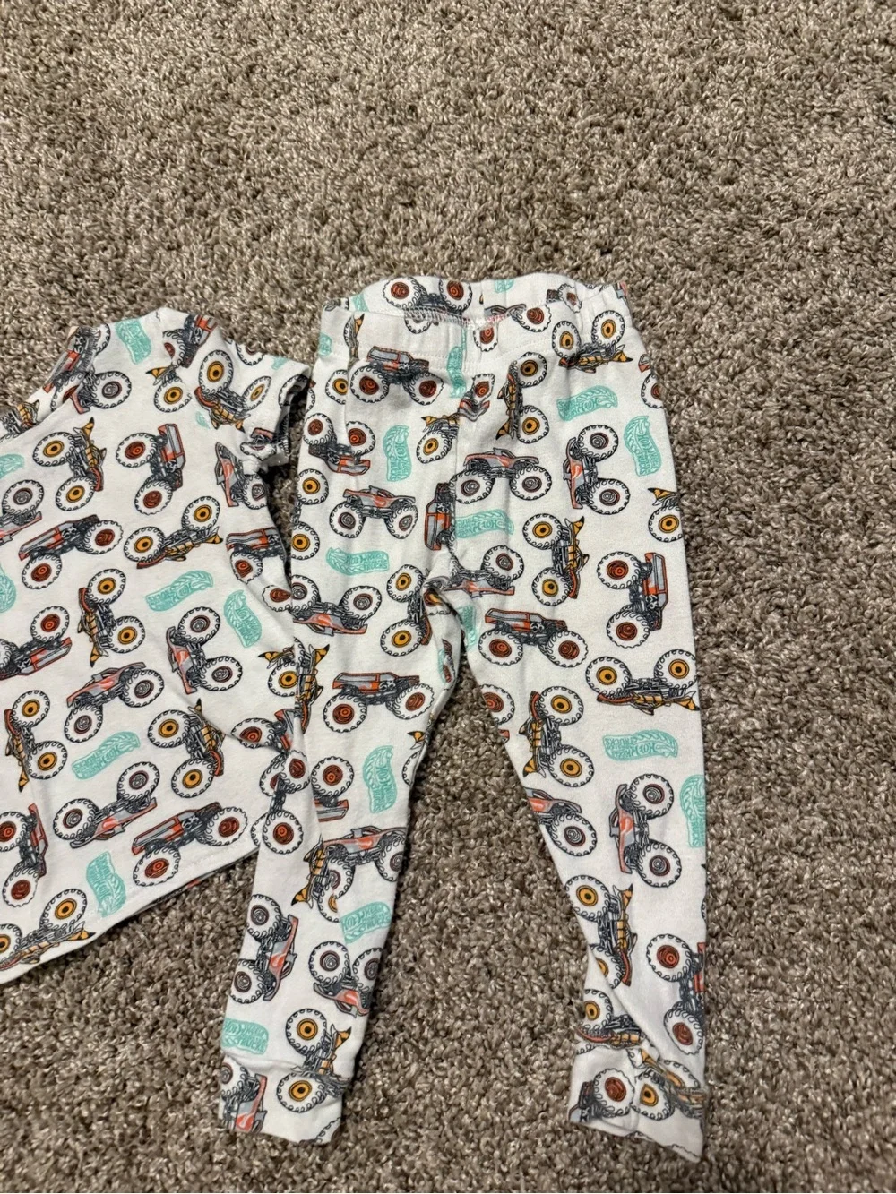Hot Wheels Matching Set